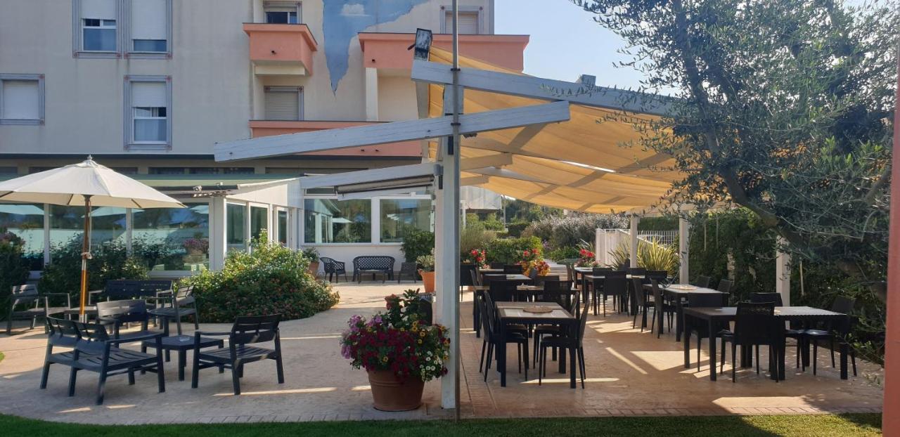 Hotel Corallo Fregenae Esterno foto