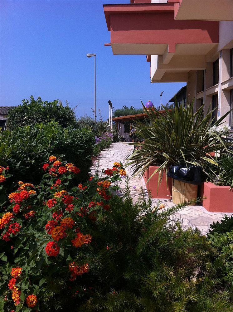 Hotel Corallo Fregenae Esterno foto